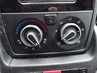 Peugeot Boxer 330 2.0 BlueHDI L2H2 Premium Pack 2 x schuifdeur picture 14