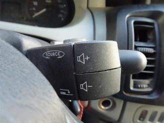 Renault Trafic 2.0 dCi T29 L2H1 airco 3 e versnelling stuk !!! picture 14