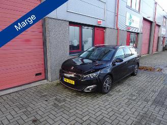 Coche accidentado Peugeot 308 SW 1.2 PureTech Blue Lease Premium let op nieuwe motor !!!!!!! 2016/10