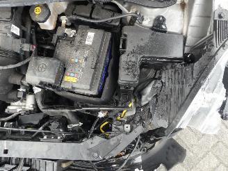 Hyundai I-10 1.0 Comfort Airco Navi Camera picture 18