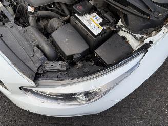 Kia Ceed 1.6 GDI Plus Pack (Hatchback 5-dr.) picture 13