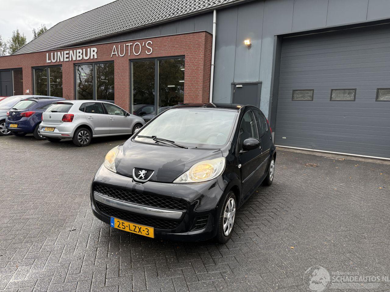 Peugeot 107 1.0-12V Urban Move AIRCO Hatchback 5-dr.