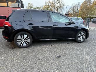 Volkswagen Golf e-Golf (Hatchback 5-dr.) picture 30