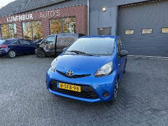 Schadeauto Toyota Aygo 1.0 VVT-i Now  AIRCO  Hatchback 5-dr. 2013/9