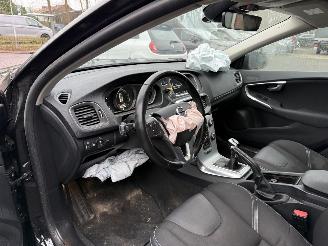 Volvo V-40 2.0 D2 Kinetic (Hatchback 5-dr.) picture 14