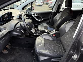 Peugeot 2008 1.2 PureTech Féline (SUV 5-dr.) picture 13