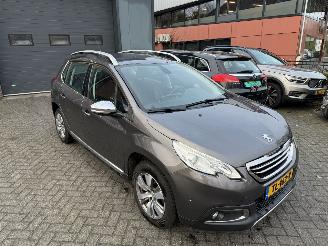 Peugeot 2008 1.2 PureTech Féline (SUV 5-dr.) picture 31