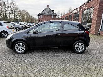 Opel Corsa 1.2-16V Essentia (Hatchback 3-dr.) picture 2