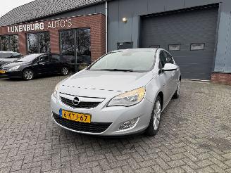 Voiture accidenté Opel Astra 1.4 Turbo Cosmo (Hatchback 5-dr.) 2012/6