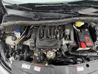 Peugeot 2008 1.2 PureTech Style (SUV 5-dr.) picture 6