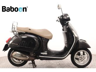 Uttjänta bilar auto Vespa Leaf GTS 250 I.E. 2016/5