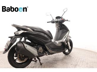 Piaggio Beverly 350 Sport Touring ABS picture 8
