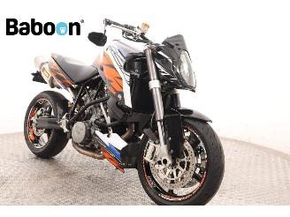 KTM  990 SuperDuke picture 2
