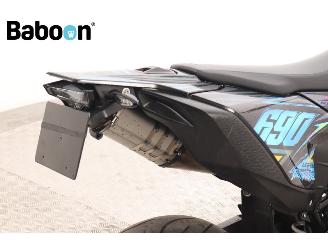 KTM 690 SMC -R picture 9