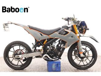 Vaurioauto  scooters Rieju  MRT 50 45KM 2022/12