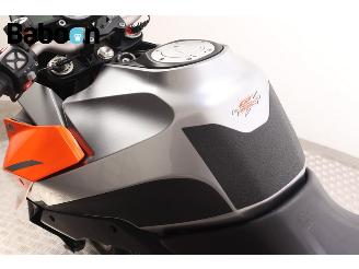KTM  1290 Super Duke GT picture 22