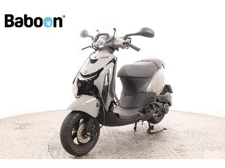Piaggio  Zip 45KM picture 4