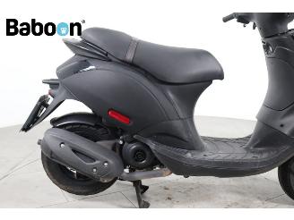 Piaggio  Zip 45KM picture 11
