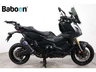 krockskadad bil motor Honda  X-ADV 2023/2