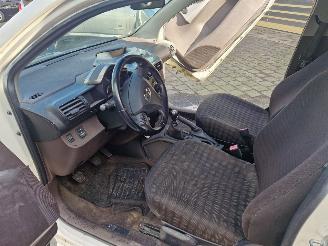 Toyota iQ  picture 8