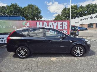 Kia Cee d 1.4 x-ecutive ISG picture 2