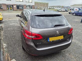 Peugeot 308 1.6 BlueHDI Blue Lease Executive picture 4