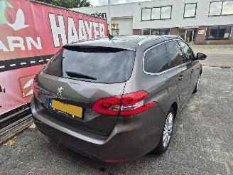 Peugeot 308 1.6 BlueHDI Blue Lease Executive picture 3