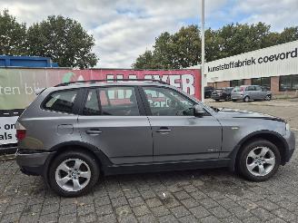 BMW X3 2.0 i picture 2