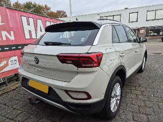 Volkswagen T-Roc 1.5 tsi life business picture 3