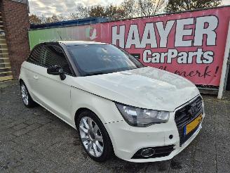 krockskadad bil auto Audi A1 1.2 tfsi ambition 2011/3