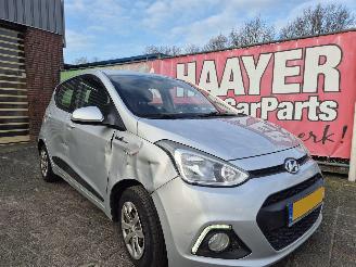 uszkodzony samochody osobowe Hyundai I-10 1.0i i-Motion Comfort Plus 2016/4