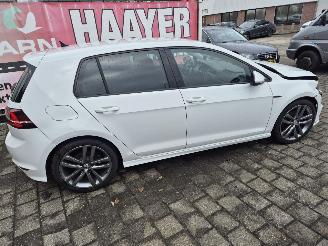 Volkswagen Golf 1.4 TSI Business edition R connected picture 2
