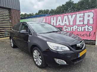 Coche accidentado Opel Astra 1.4 cosmo sports tourer 2011/6