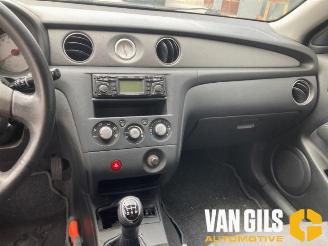 Mitsubishi Outlander Outlander (CU), SUV, 2001 / 2007 2.0 16V 4x2 picture 14