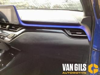 Toyota C-HR C-HR (X1,X5), SUV, 2016 1.8 16V Hybrid picture 16