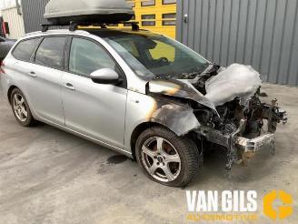 Peugeot 308 308 SW (L4/L9/LC/LJ/LR), Combi 5-drs, 2014 / 2021 1.2 12V e-THP PureTech 130 picture 4