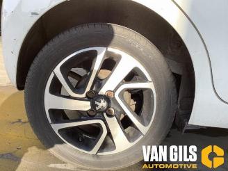 Peugeot 108 108, Hatchback, 2014 1.0 12V picture 10