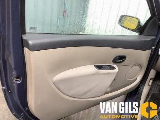 Renault Clio Clio III (BR/CR), Hatchback, 2005 / 2014 1.4 16V picture 16