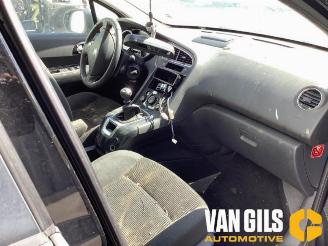 Peugeot 5008 5008 I (0A/0E), MPV, 2009 / 2017 1.6 BlueHDi 115 picture 13