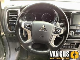 Mitsubishi Outlander Outlander (GF/GG), SUV, 2012 / 2022 2.0 16V PHEV 4x4 picture 17