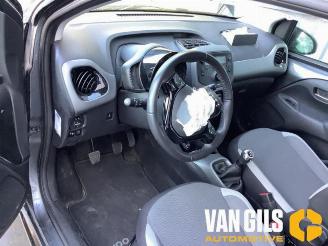 Toyota Aygo Aygo (B40), Hatchback, 2014 1.0 12V VVT-i picture 15