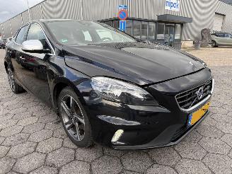Volvo V-40 1.6 T3 R-Design picture 3
