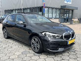 BMW 1-serie 116i SPORT AUTOM PANO picture 3