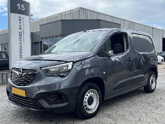 krockskadad bil bedrijf Opel Combo 1.5 BlueHDi 100 S&S L1 2024/2