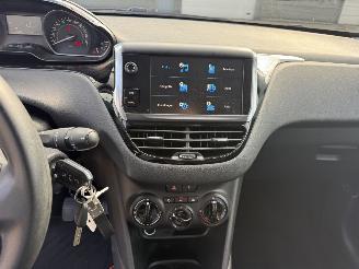 Peugeot 208 1.2 PureTech Blue Lion picture 18