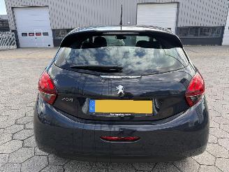 Peugeot 208 1.2 PureTech Blue Lion picture 5