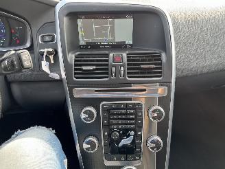 Volvo Xc-60 2.0 T5 FWD R-Design AUTOMAAT picture 20