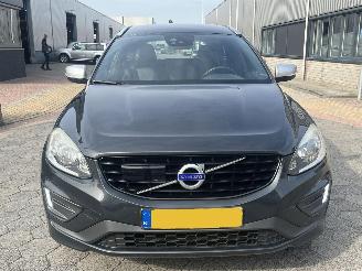 Volvo Xc-60 2.0 T5 FWD R-Design AUTOMAAT picture 2