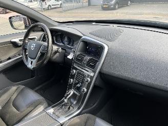 Volvo Xc-60 2.0 T5 FWD R-Design AUTOMAAT picture 13