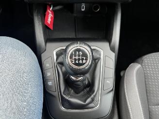 Ford Focus Wagon 1.0 EcoBoost Trend Edition Business picture 18